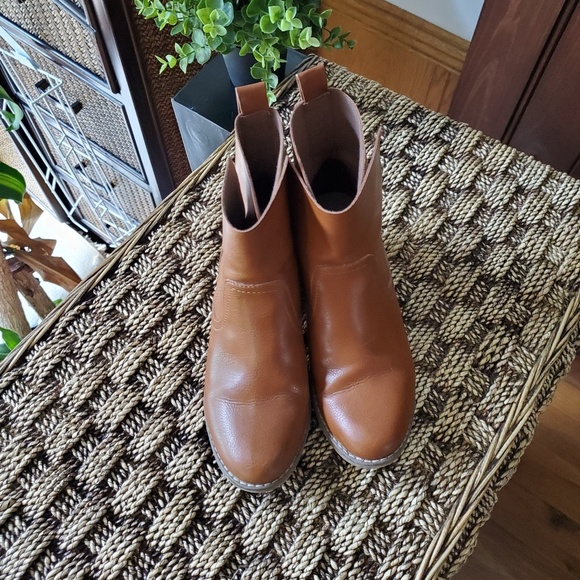 Brown Faux Leather Round Toe Block Heel Ankle Booties - Picture 4 of 8